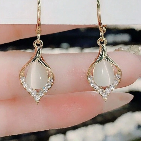 Elegant Gold and Opal Teardrop Earrings - Picture 4 of 6